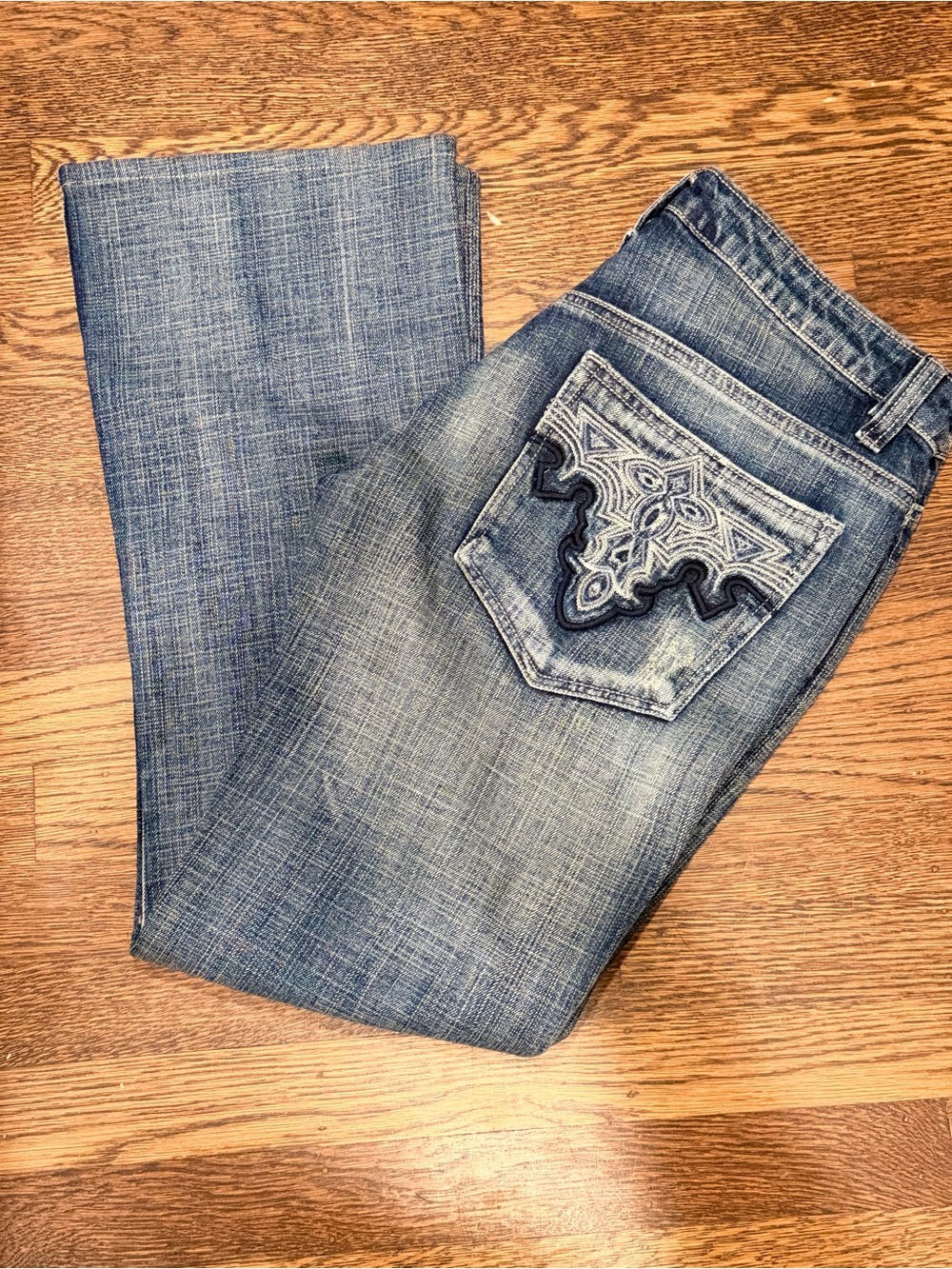 Antik Denim women  Light Wash Bootcut Jeans with Embroidered Pocket